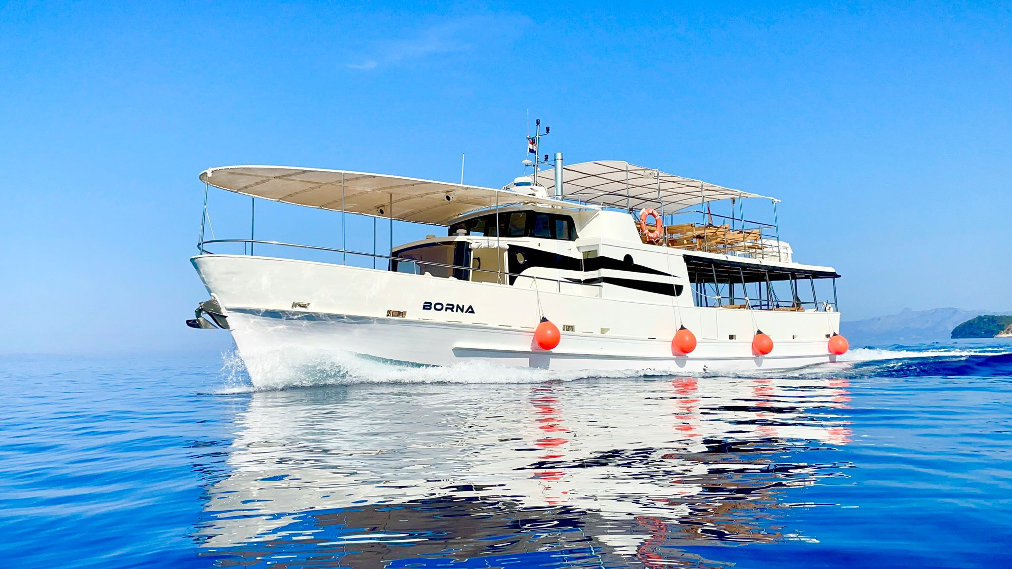 The Borna motor yacht cruising the Adriatic