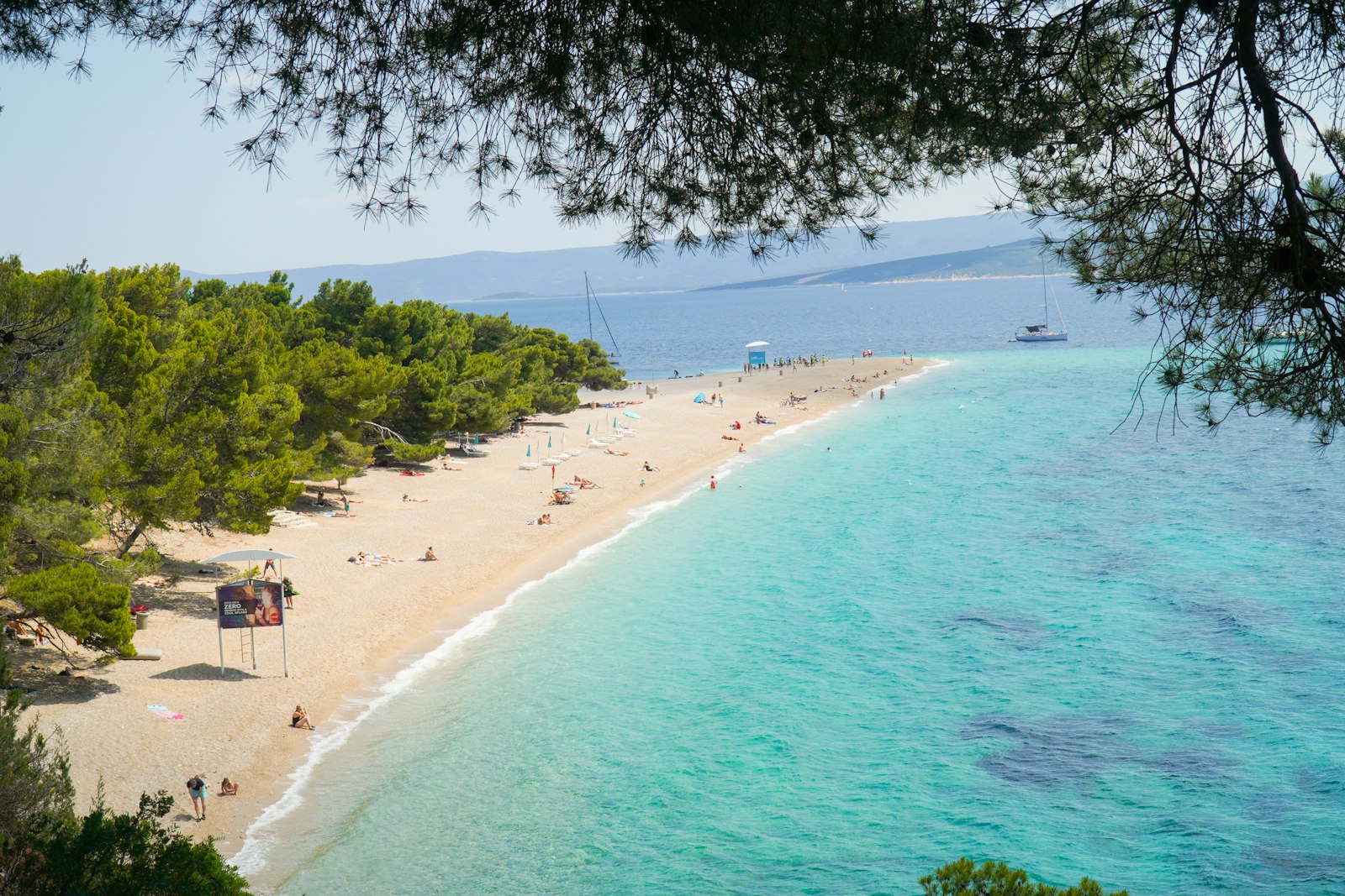 Turquoise water at Zlatni Rat beach